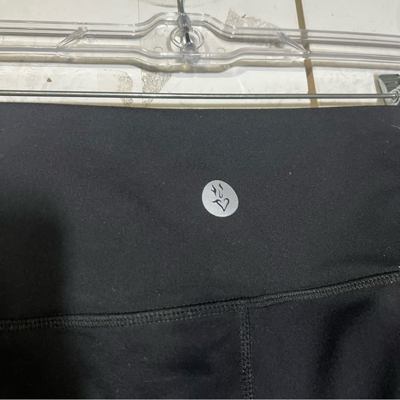 Torrid Leggings High Rise Full-Length Pocket Black Size 5X / 28 Active Workout - Picture 9 of 13